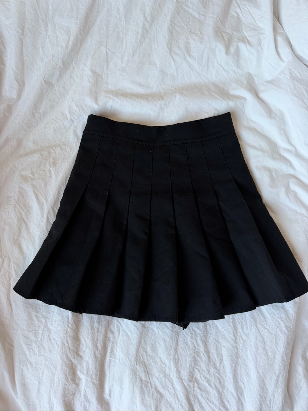 black pleated high waist tennis skort